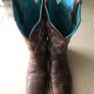 Women’s Ariat boots